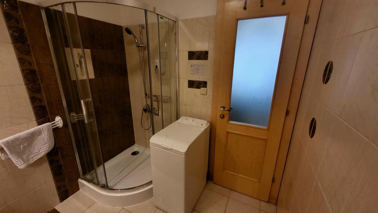 Selfness Roznava Aparthotel Bagian luar foto